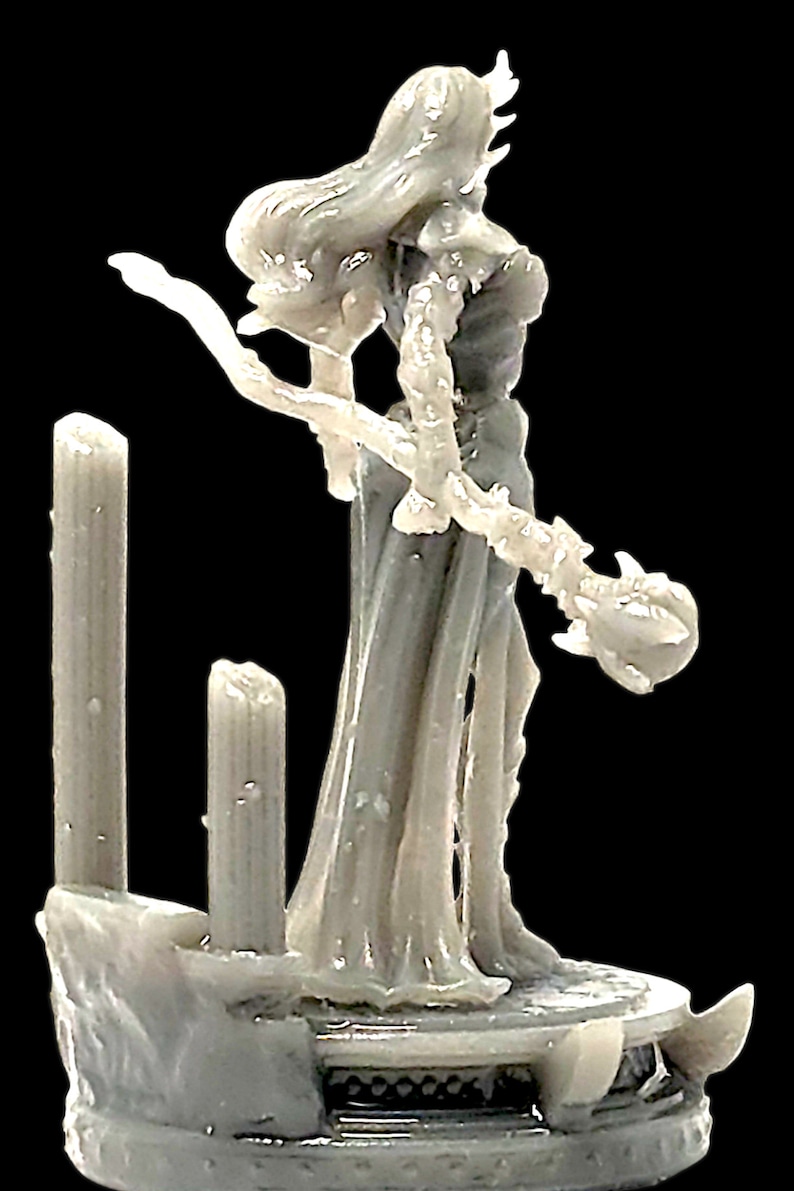Medora the Dark Queen Sorceress Dnd 25mm Miniature TTRPG Mini Great GM