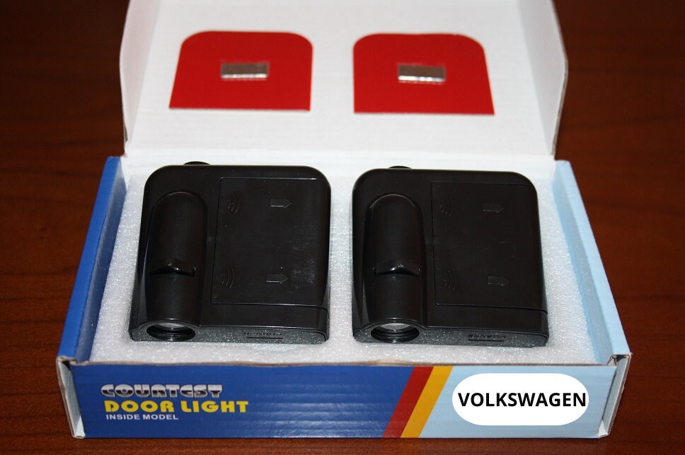 Courtesy door shop light inside model