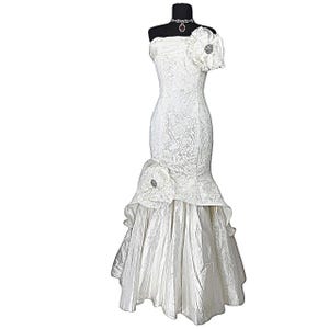 Vintage Lace Layered Mermaid Prom Dress – 2000s Ruffle Gown – Y2K Tiered Formal Dress – Retro Ball Gown