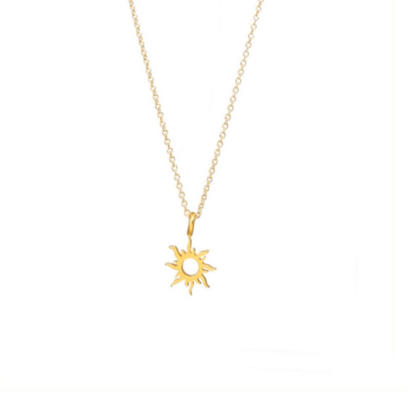 Collier soleil en or et argent: pendentif radieux pour une déesse, chaîne de clavicule gracieuse, petit collier soleil, collier soleil plaqué or 18 carats, soleil bobo image 2