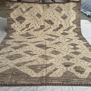 Handmade Afghan Wool Rug: 9x13 Berber Beni Ourain Style