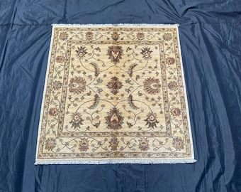 Round / Square/ Wall Rug