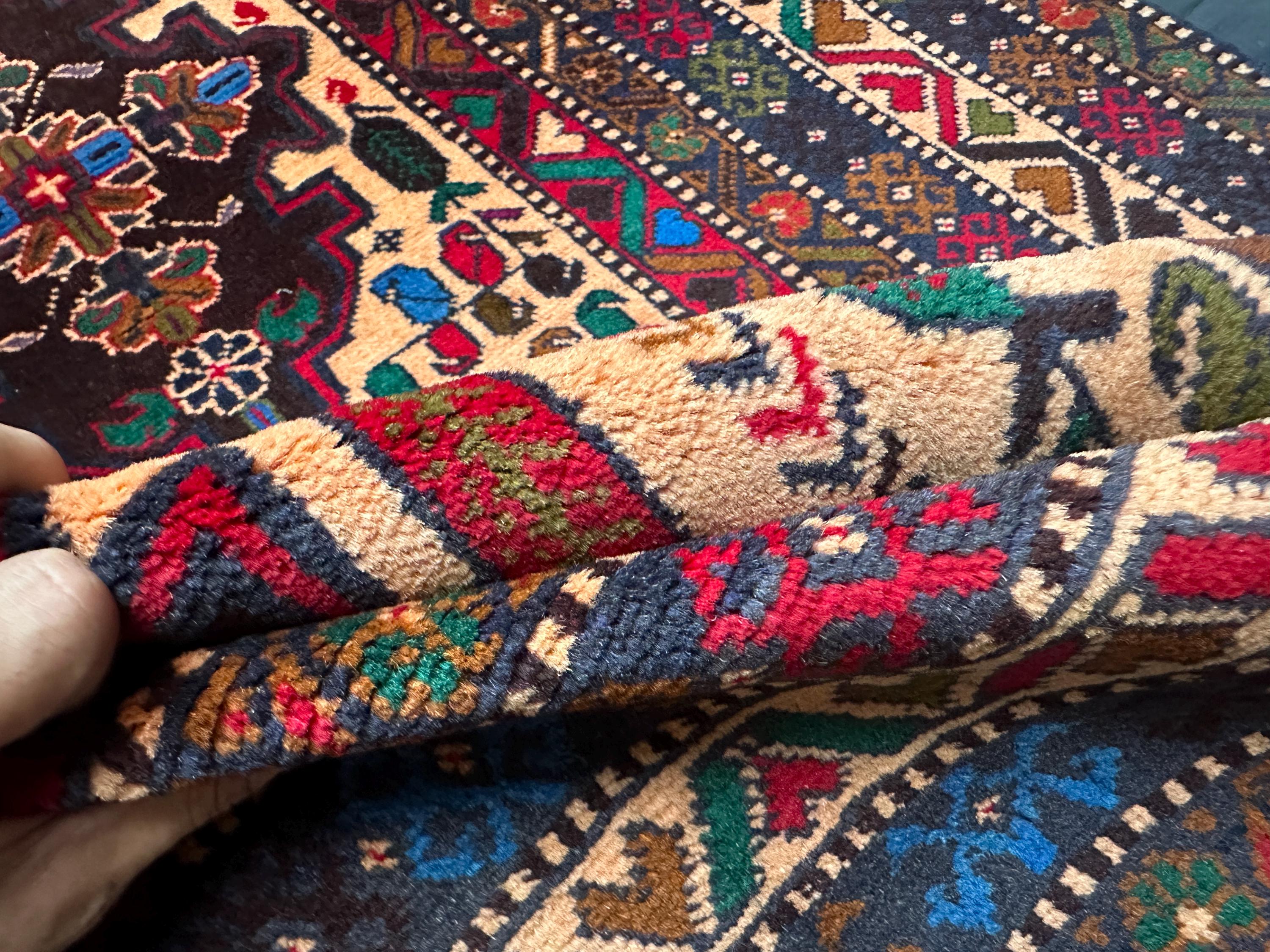 ヴィンテージ バルーチウールラグ：4 x 7フィート、幾何学模様の