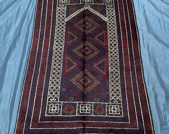 Vintage Wool Prayer Rug: 3x5 ft Handmade Islamic Decor