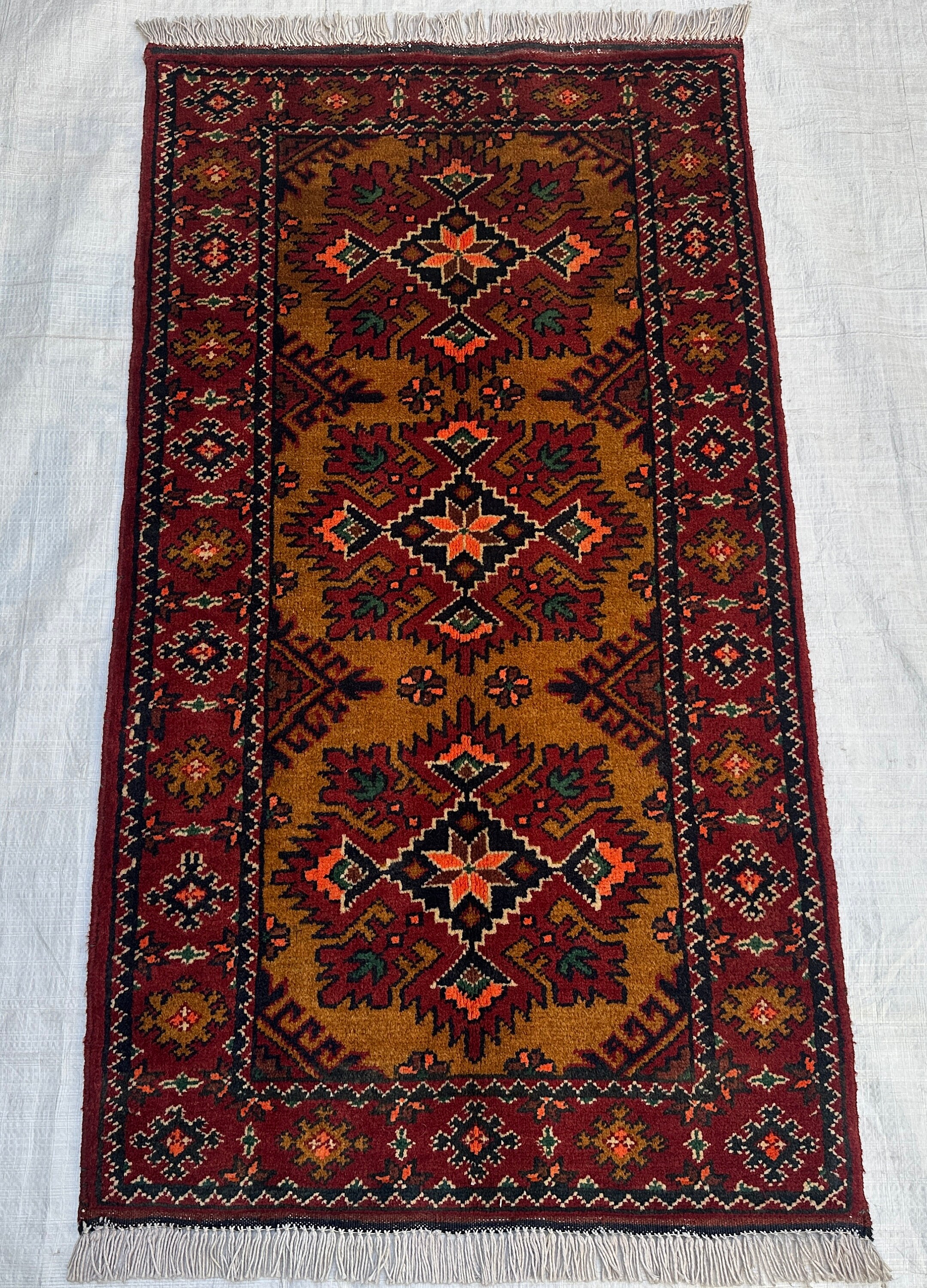 ブルガリア♪上質ウール長毛ビンテージラグ　アフガニスタン　トルクメン ブルガリア♪上質ウール長毛ビンテージラグ アフガニスタン