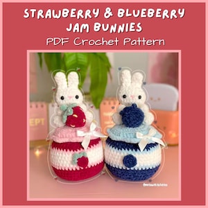 Könnte beinhalten: Ein Set aus drei Keramikbechern mit gesprenkelter, matter Oberfläche. Die Becher sind in Creme-, Hellgrau- und Dunkelgrautönen gehalten. Jede Tasse hat ein schlichtes, minimalistisches Design.