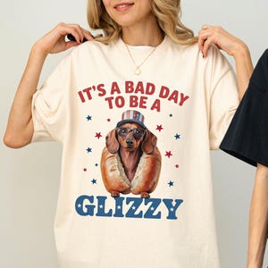 Funny Hot Dog Shirt, It&#39;s a Bad Day to be a Glizzy Tee, 4th of July T-shirt, Summer BBQ Grilling Shirt, Retro Graphic Shirt, Dog Lover Gift