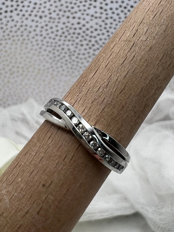 Size 6.75– Vintage 9k White Gold 15 Diamond Stacki