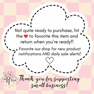 Puede incluir: Gr&aacute;fico digital sobre un fondo a cuadros rosa y crema. Una burbuja de texto en forma de nube con un contorno discontinuo contiene texto que anima al espectador a marcar el art&iacute;culo como favorito y a comprar. La parte inferior dice "&iexcl;Gracias por apoyar a las peque&ntilde;as empresas!"