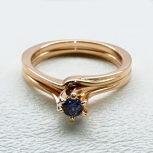 Montana Yogo Sapphire engagement ring set in Rose Gold!