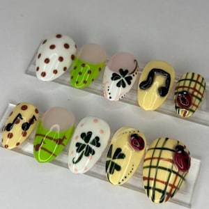 Custom y2k clover Press On Nails, summer time nails, floral nails, 3D art nails, long lasting press ons, fancy press ons, ladybug nails