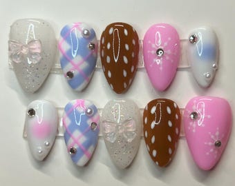 Winter fawn christmas Press On Nails, kerstnagels, kunstzinnige kerstnagels, langdurige persing, winternagels, hertennagels, reekleurige nagels, hertennagels