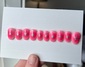 Anpassade rosa Aura press-on naglar, rosa naglar, aura naglar, hållbara press-on naglar, stjärnnaglar, press-on naglar, handmålade naglar, nagelkonst