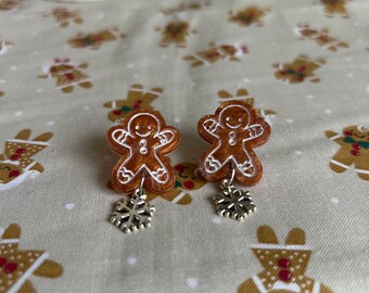 resin gingerbread man stud earrings, Christmas earrings, food earrings, resin earrings, hand poured resin, holiday jewelry, holiday earrings