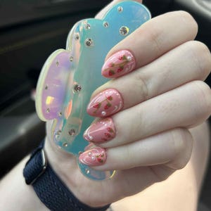 Custom viral strawberry Press On Nails, cottagecore nails, strawberry nails, summer, long lasting press ons, pink summer nails, strawberry