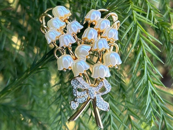 Kenneth Jay Lane Vintage Lily of the Valley Flowe… - image 1