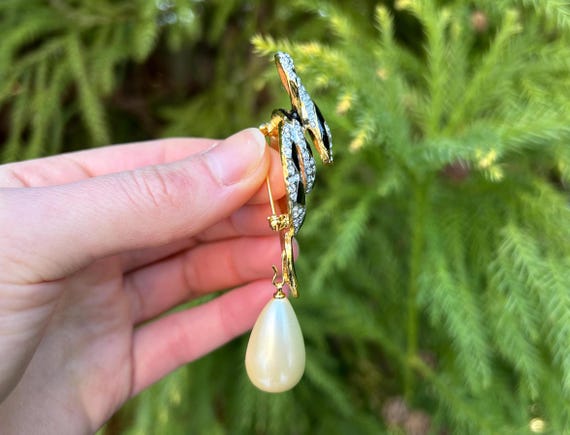 Kenneth Jay Lane Pavé Crystal Snake Faux Pearl Br… - image 3