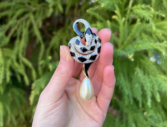 Kenneth Jay Lane Pavé Crystal Snake Faux Pearl Br… - image 6