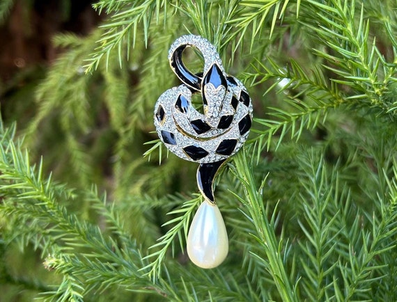 Kenneth Jay Lane Pavé Crystal Snake Faux Pearl Br… - image 1