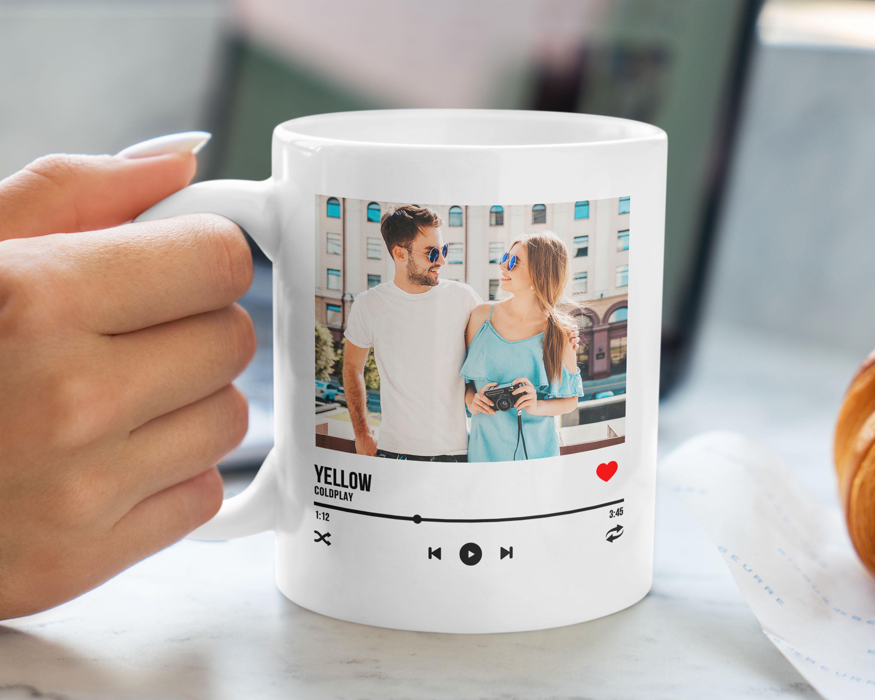 Tasse Rouge Romantique avec Dentelle Raffinée - Poterie Emilene