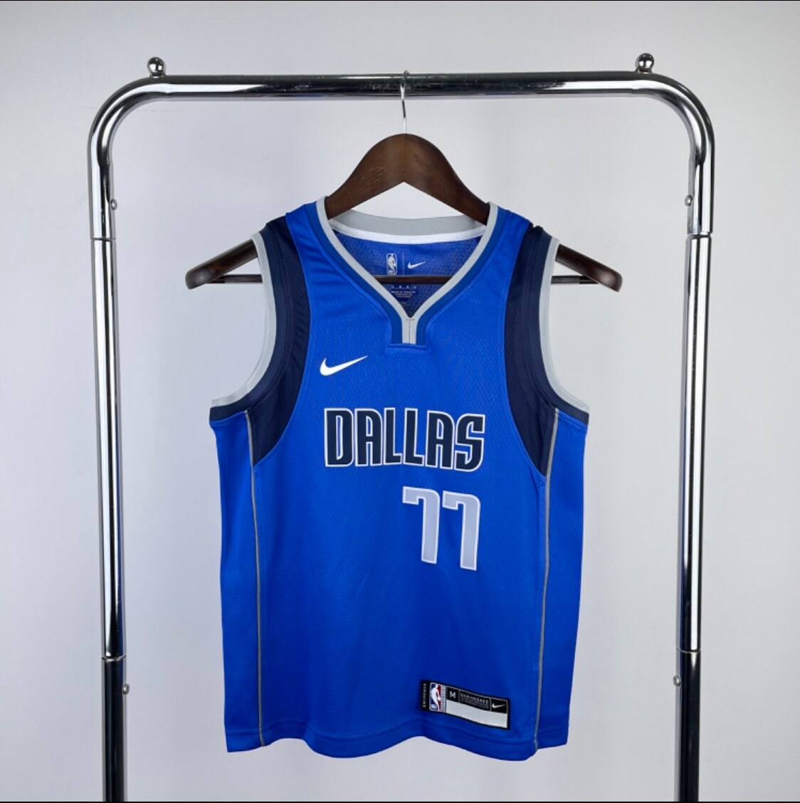 Nike Youth Dallas Mavericks Luka Doncic #77 Blue Cotton T-Shirt, Boys', Large