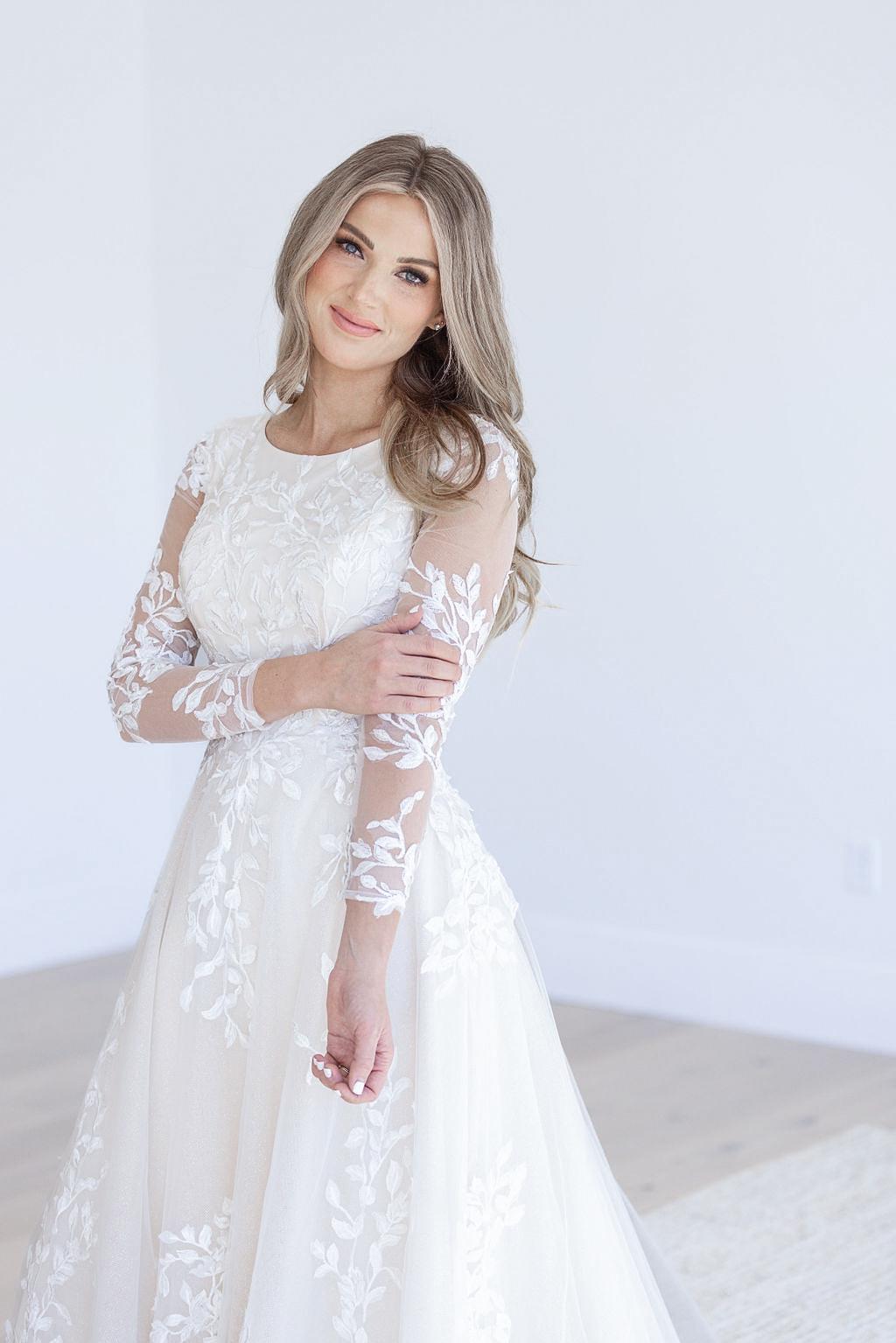 Elegant Long Sleeve Lace Wedding Dress White Tulle A Line Silhouette ...