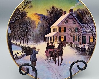 Avon &quot;Home For The Holidays&quot; 1988 Christmas Plate - 22k Gold Trim - Vintage
