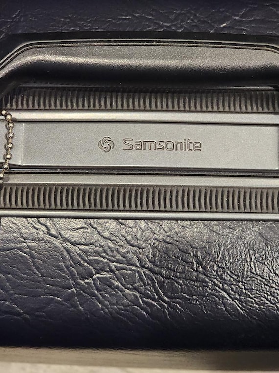 Samsonite Sentry II Hard Shell Suitcase With Key … - image 5