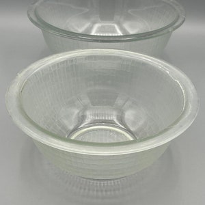 Pyrex Clear Weaved Look Glass Mixing Bowls  Set of 2