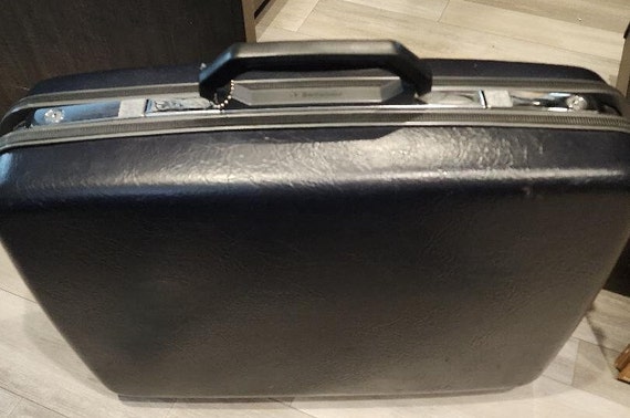 Samsonite Sentry II Hard Shell Suitcase With Key … - image 1