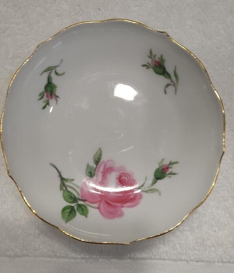 MEISSEN - ドレスデン　カールティーメ　薔薇 ドイツの名窯マイセン 日本公式サイト|マイセンのバラ