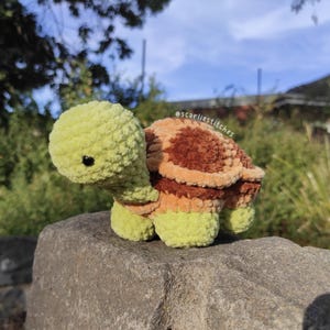 Gehaakte schildpad knuffel / amigurumi handgemaakte schattige schildpad knuffeldecor
