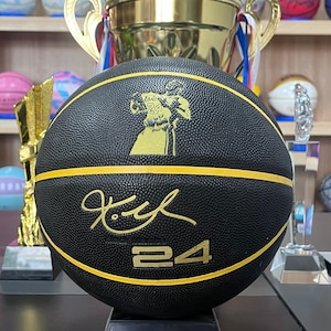 Customized Name Carving, Personalized Kobe Signature Basketball, Black Mamba Basketball Birthday Gift, Christmas Gift，Size 29.5 &quot;27.5&quot;