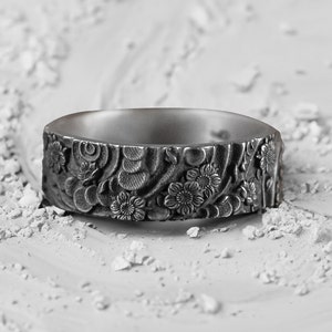 Sterling Silver Floral Engraved Ring - Abracadabra Jewelry / Gem Gallery