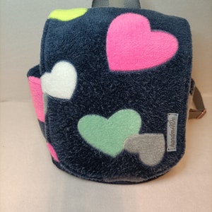 KiTa Kinderrucksack Gummibund Fleece Herzen Bild 1