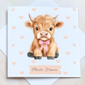 Carte de naissance personnalisée vache Highland, jolie vache avec noeud papillon rose et coeurs, carte de fête de naissance de petite fille, carte souvenir nouveau-né