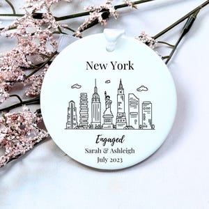 Cadeau de lieu de mariage à New York, ornement en céramique, cadeau souvenir de fiançailles, lune de miel 2024, ornement de voyage personnalisé