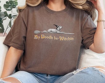 Witch Labradoodle Comfort Colors® camiseta - Divertida camisa de Halloween Doodle Witchin Dood perro mamá regalo unisex camiseta espeluznante temporada perro mamá camisa