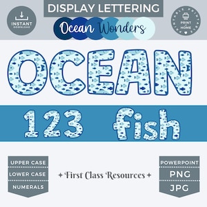 Op de afbeelding: Ocean Wonders-thema afdrukbare alfabetletters, nummers 1, 2 en 3, en het woord "vis" met een blauw en wit vispatroon. De letters en nummers zijn omlijnd met donkerblauw. De tekst "Ocean Wonders" is in een blauw, wit en lichtblauw kleurenschema. De tekst "Hoofdletters", "Kleine letters", "Cijfers", "PowerPoint", "PNG" en "JPG" zijn ook in de afbeelding opgenomen.