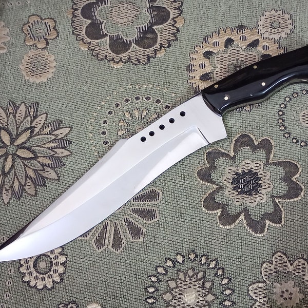 Couteau de chasse à lame en acier D2 fait main, couteau Skinner, couteau d'extérieur, couteau de camping avec manche en corne de buffle,