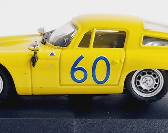 SPARK社製のダイキャスト製1/43スケール アルファロメオ147 GTAカップ
