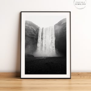 Skogafoss wasserfall, Island druckbare Kunst, Schwarzweiß Fotografie, Nordische Kunst, Island Landschaftsposter