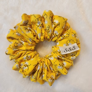 Hummel Scrunchie, flauschiges Scrunchie, Pferdeschwanz Inhaber, Geschenke für Mädchen, Geschenke für Frau