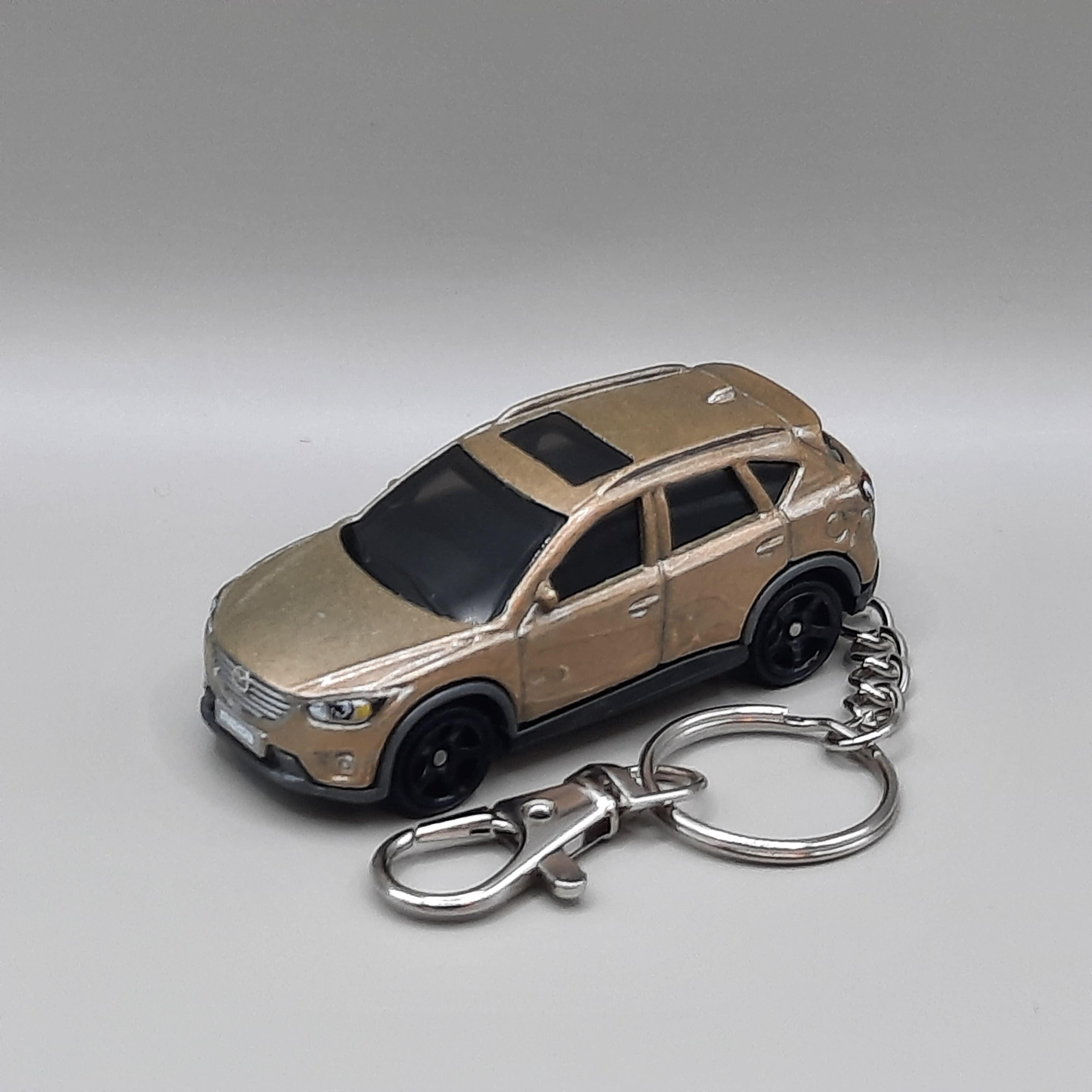 Matchbox Mazda CX-5 Modellauto, Gold, 51/100 - Detailreiches Spielzeugauto Für Sammler & Kinder