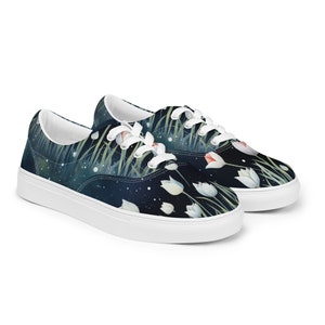 Tulip Women’s lace-up canvas shoes