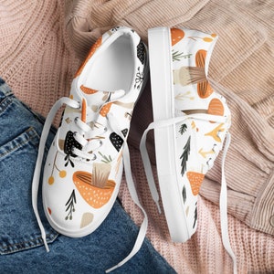Mushrooms Women’s lace-up canvas shoes