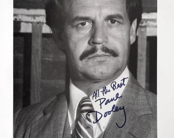 Paul Dooley, American Actor, Stunning Hand Signed Photo - Amazing Example - With COA - Certificate Of Authenticity. 25cm x 20cm.