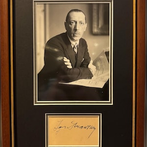 Igor Stravinsky, wereldberoemde Russische componist - ZELDZAAM, verbluffend, echt 100% gegarandeerd handgesigneerde kaart/fotopresentatie - Met certificaat van bewijs