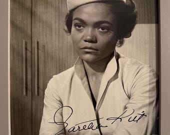 Eartha Kitt Stunning Hand Signed Photo - Amazing Example - With COA - Certificate Of Authenticity. Framed 10&#39; inch x 8&#39; inch.