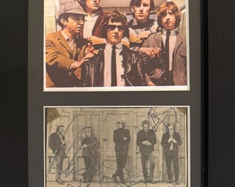 The Downliners Sect - 100% Guaranteed Hand Signed Cut Magazine Photo - With COA - Certificate Of Authenticity. Framed 20cm x 15cm.